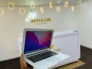 MacBook Air ( Mid 2013 )